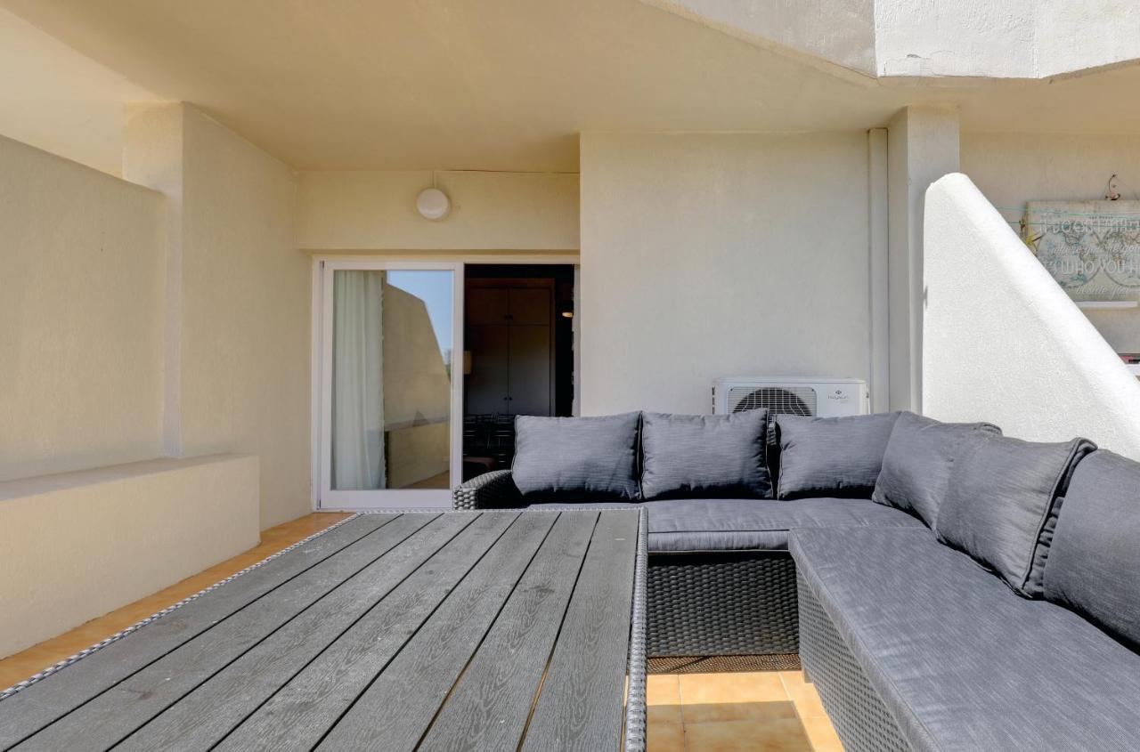 075 - Sea View Studio In Benal Beach Holiday *