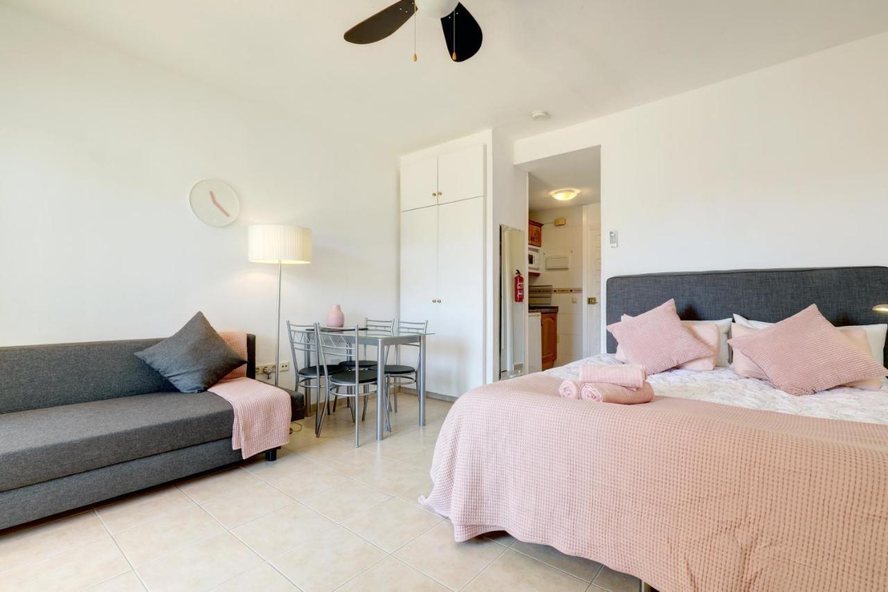 075 - Sea View Studio In Benal Beach Holiday *